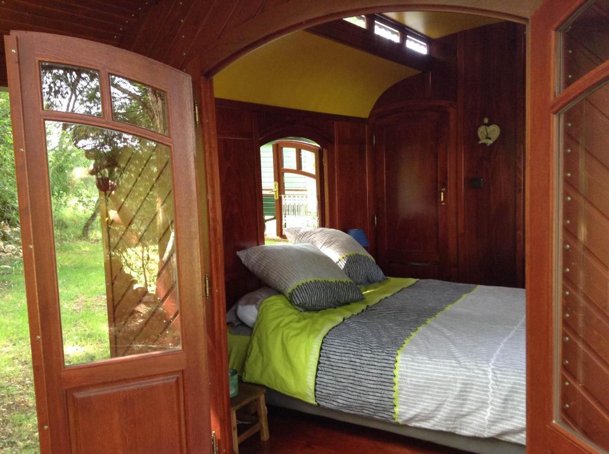Les Roulottes Du Lot Bed & Breakfast Gramat Eksteriør bilde