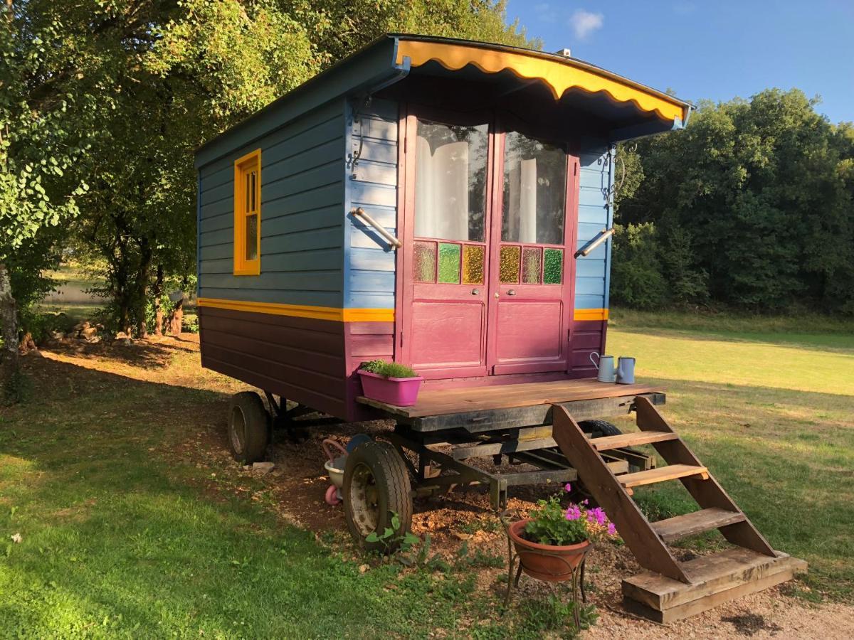 Les Roulottes Du Lot Bed & Breakfast Gramat Eksteriør bilde